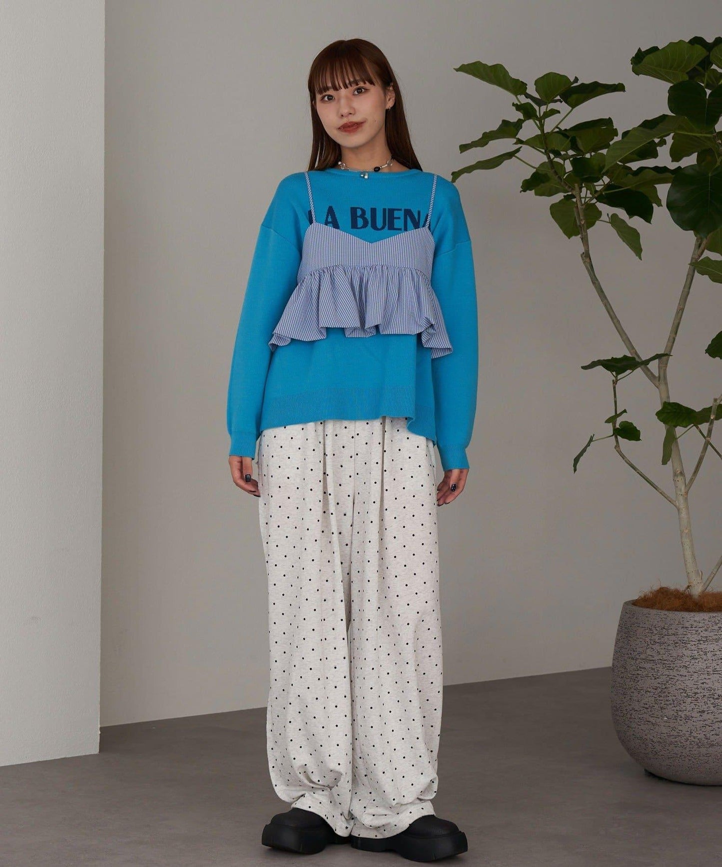 泡泡袖荷葉邊吊帶上衣