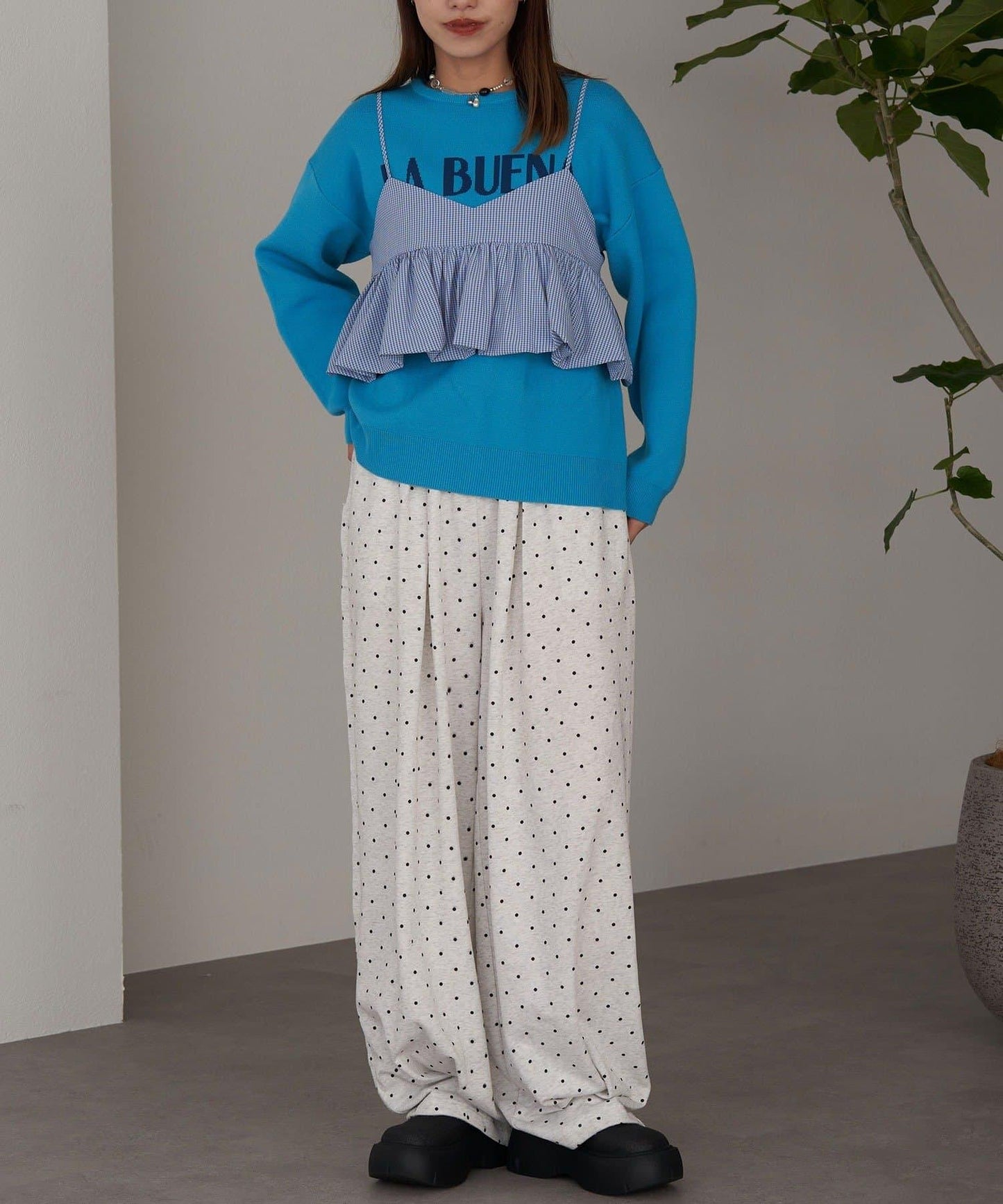 泡泡袖荷葉邊吊帶上衣