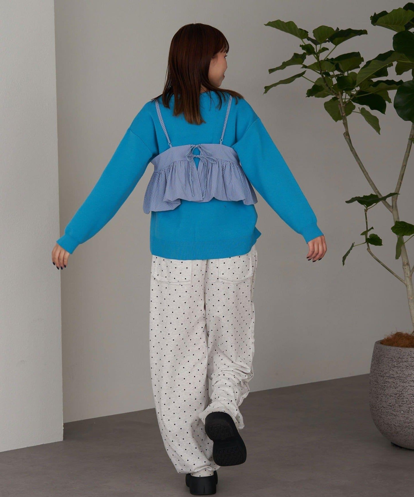 泡泡袖荷葉邊吊帶上衣