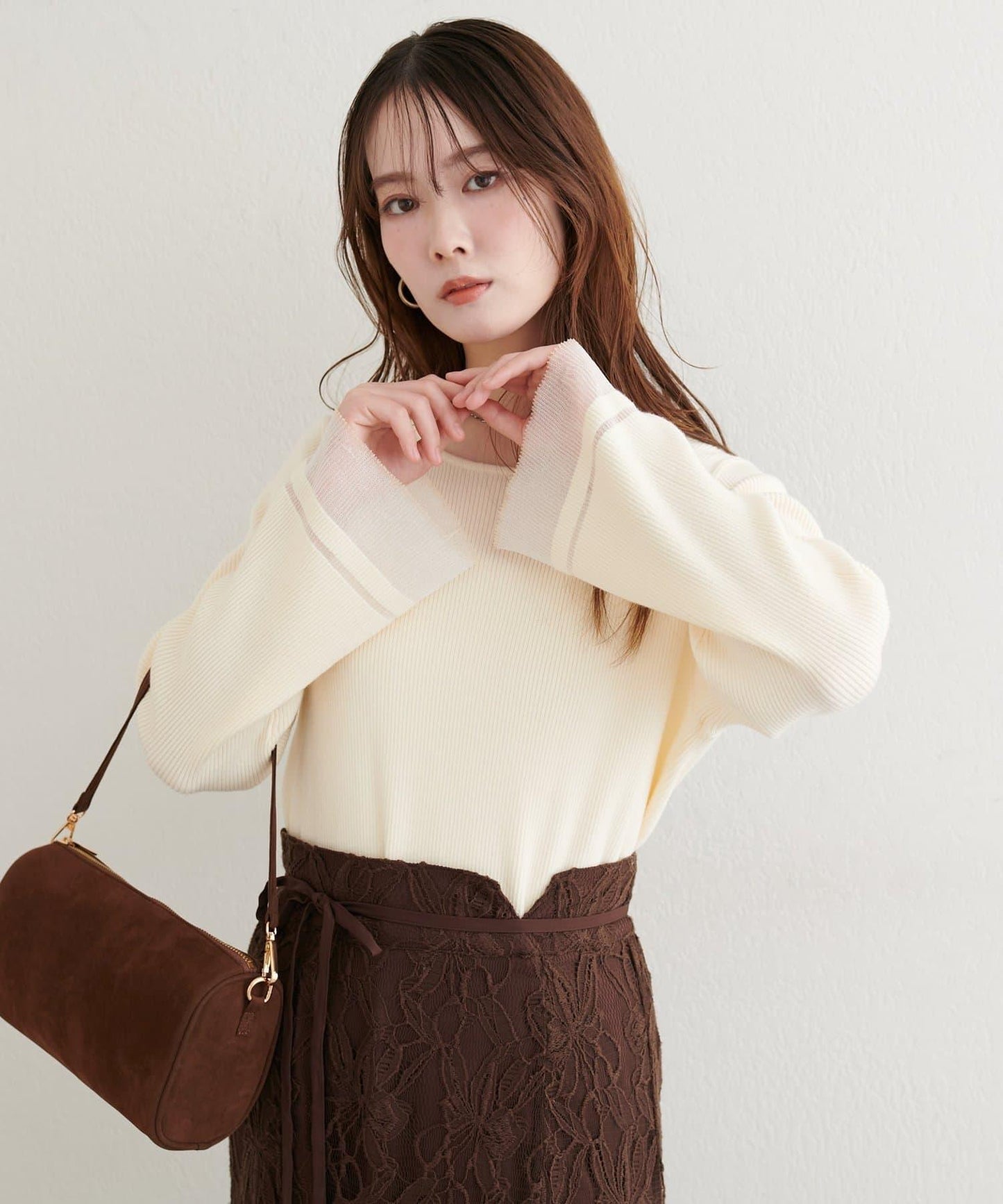 袖口透視喇叭袖針織衫