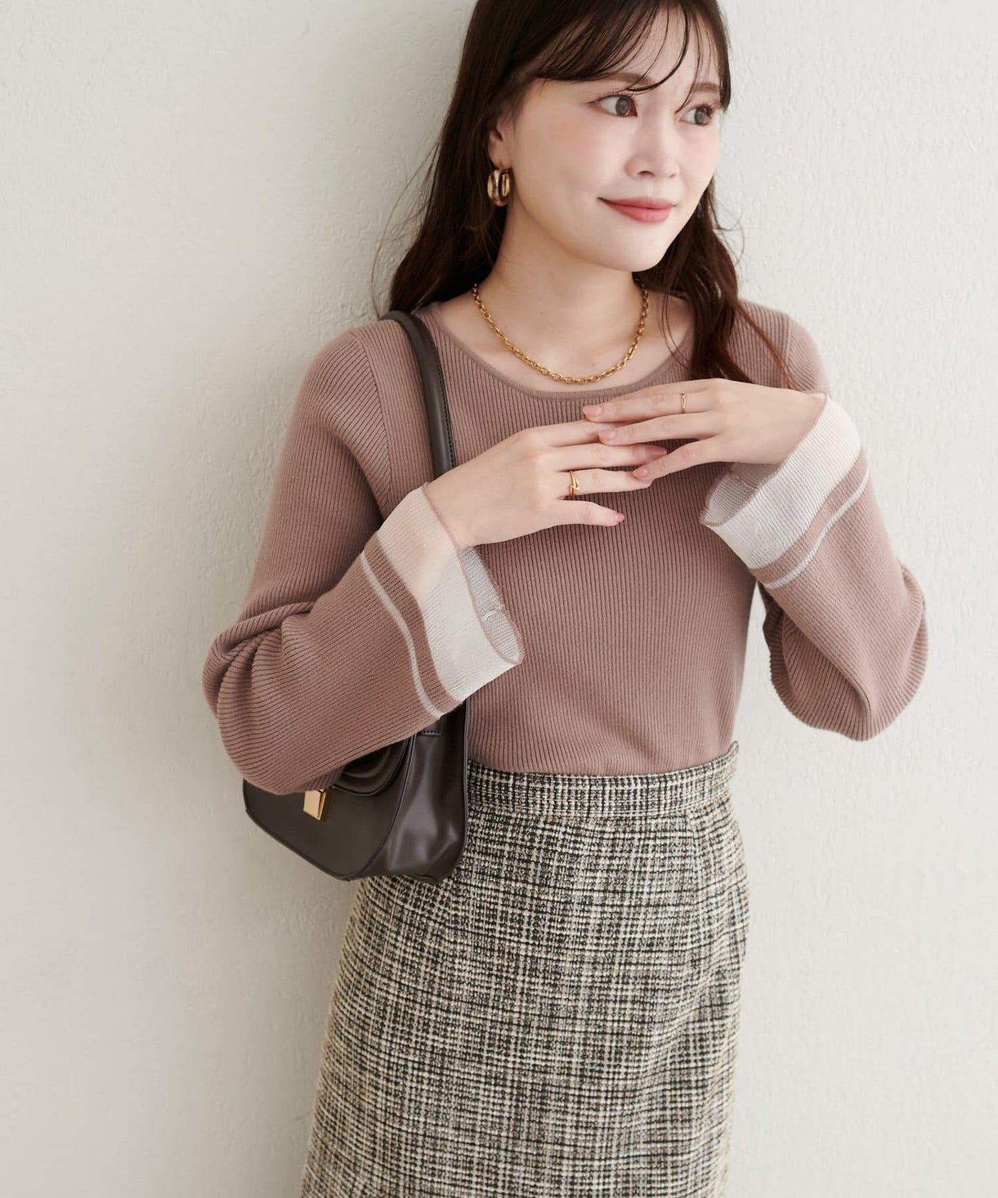 袖口透視喇叭袖針織衫