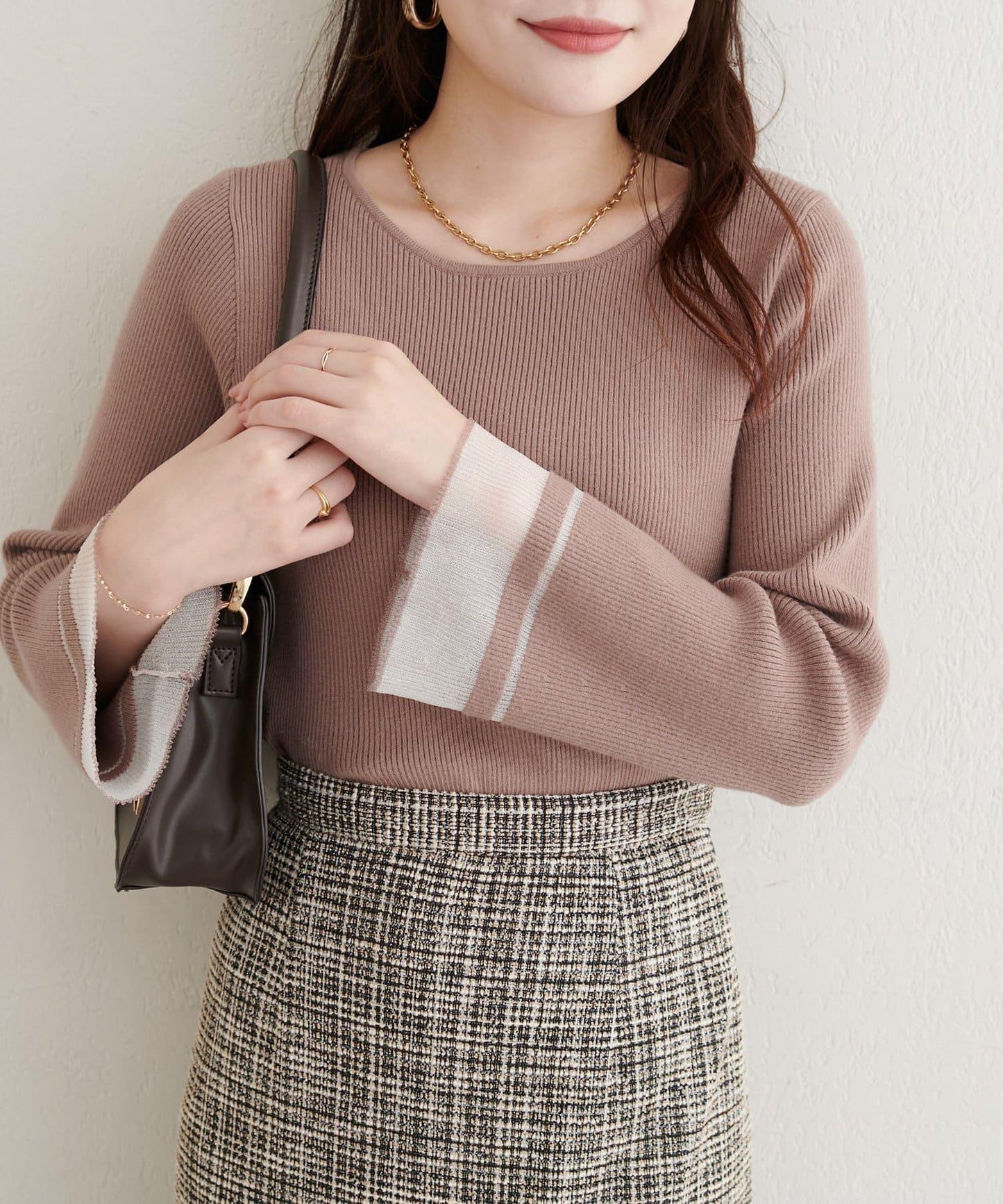 袖口透視喇叭袖針織衫