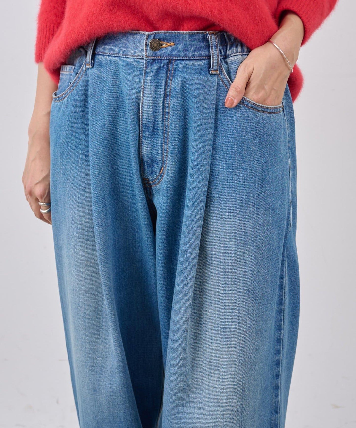 《フルカワコラボ》寬鬆褶皺牛仔褲