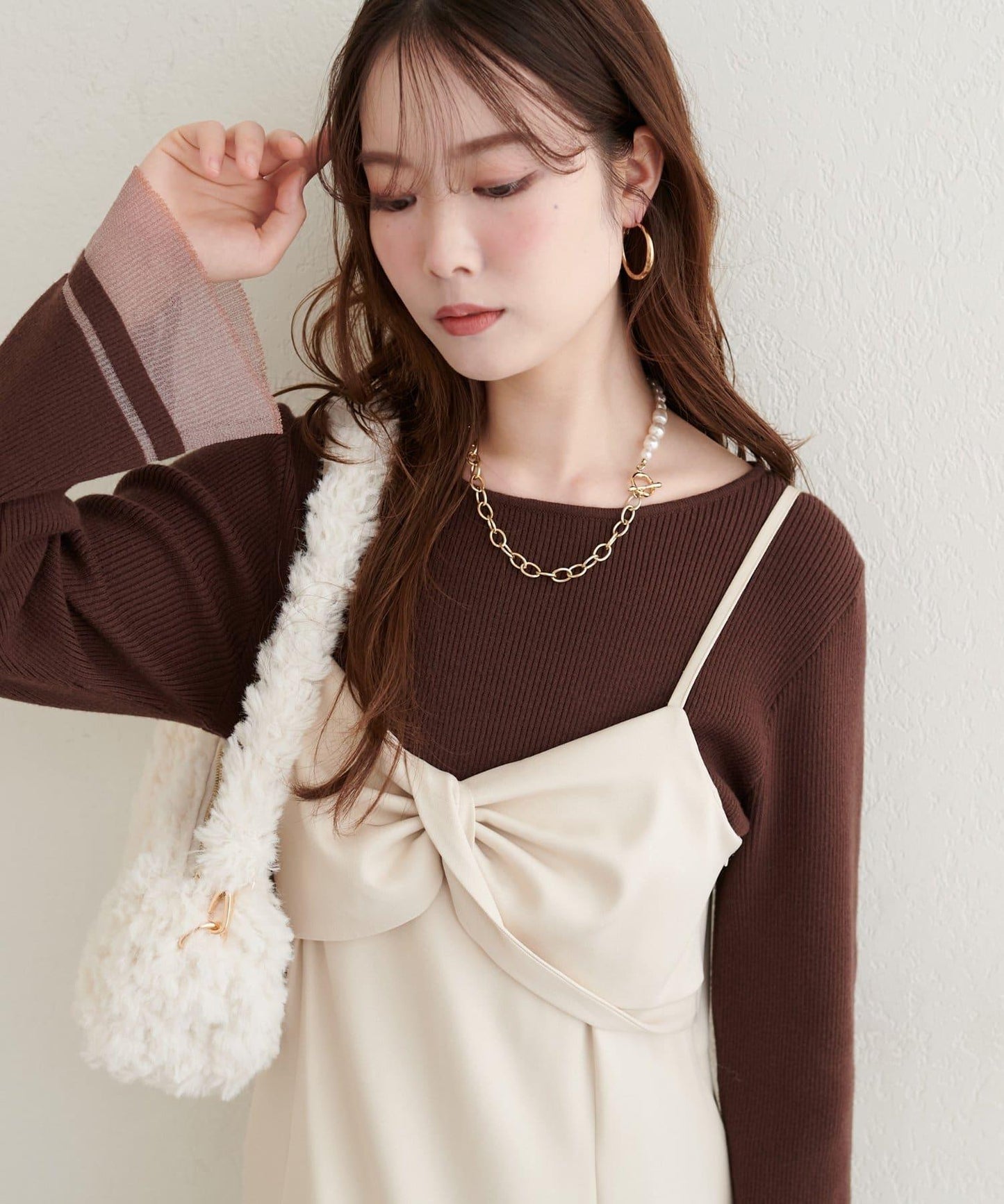 袖口透視喇叭袖針織衫