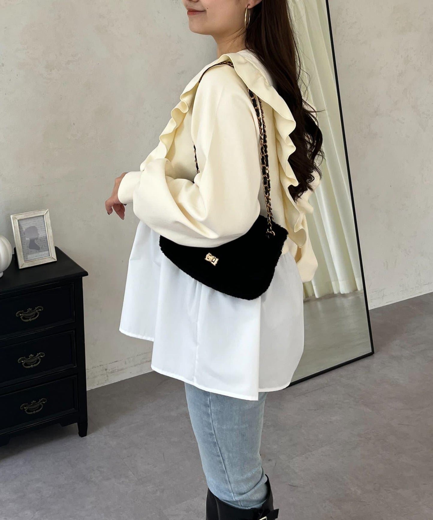 荷葉邊拼接荷葉下襬衛衣