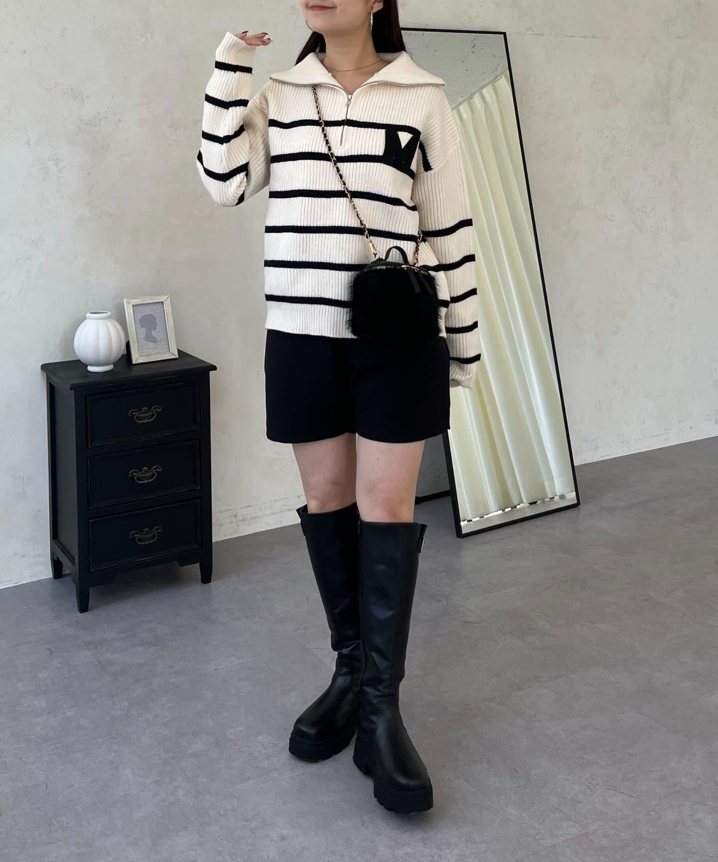 徽章標誌半拉鍊條紋針織衫