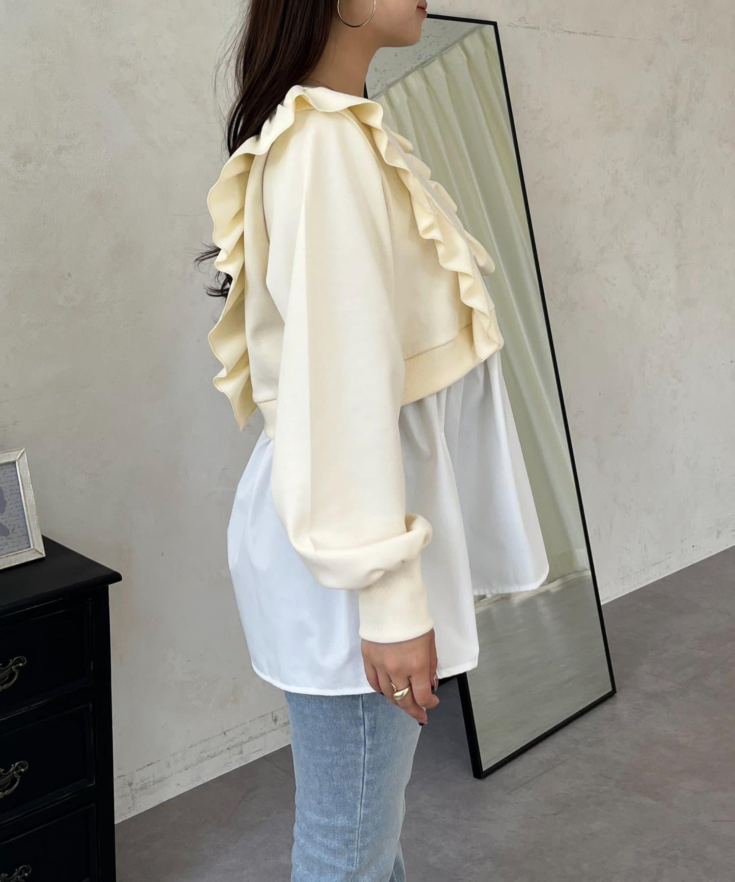 荷葉邊拼接荷葉下襬衛衣