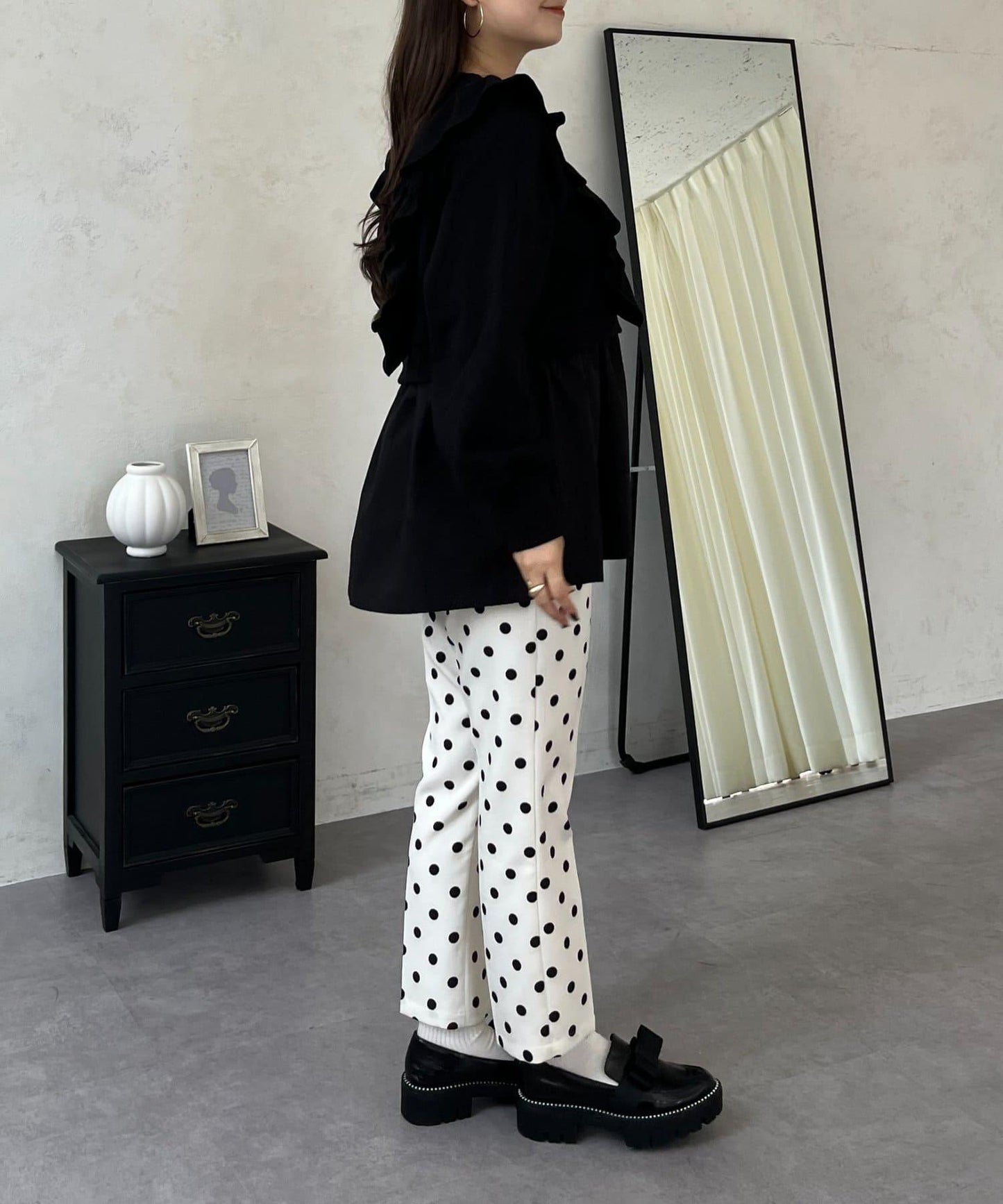 荷葉邊拼接荷葉下襬衛衣