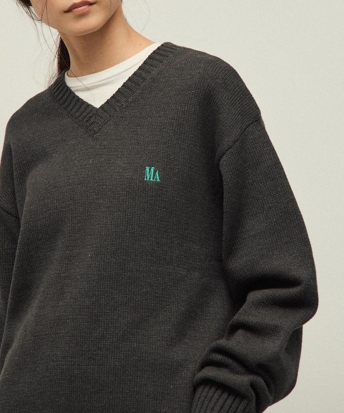 MA 單點logo刺繡V領針織衫