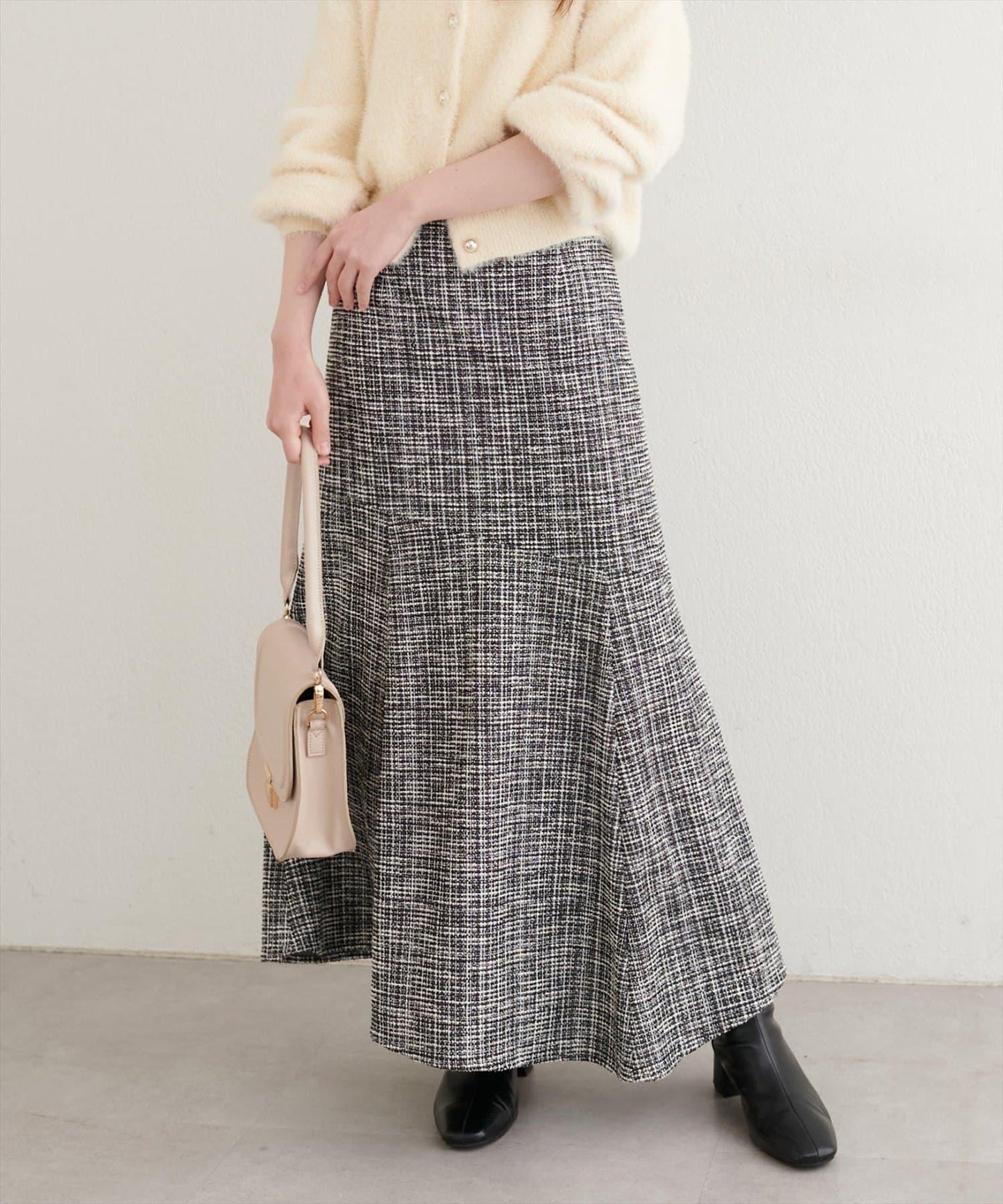 不對稱下襬粗花呢格紋半身裙