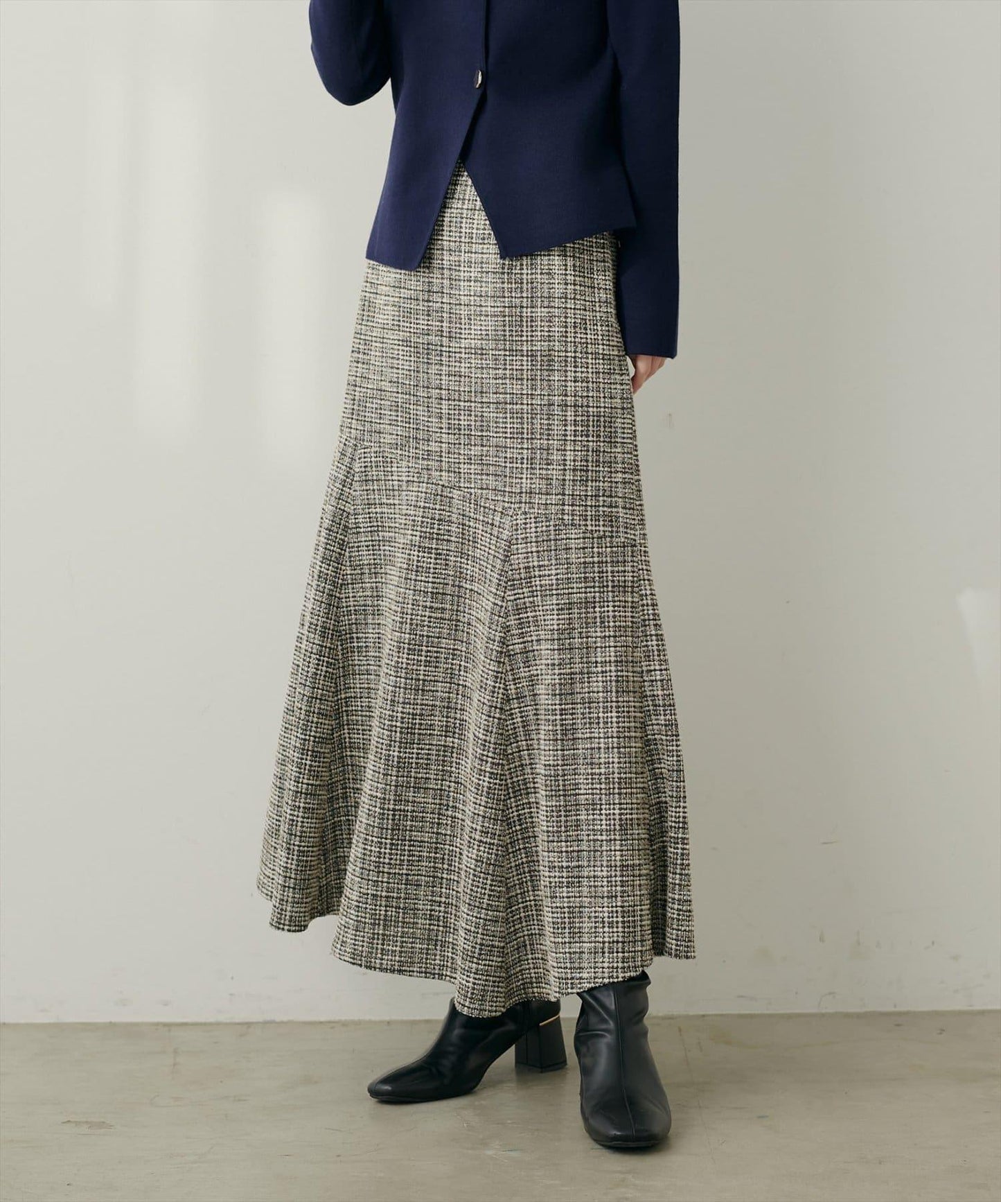 不對稱下襬粗花呢格紋半身裙