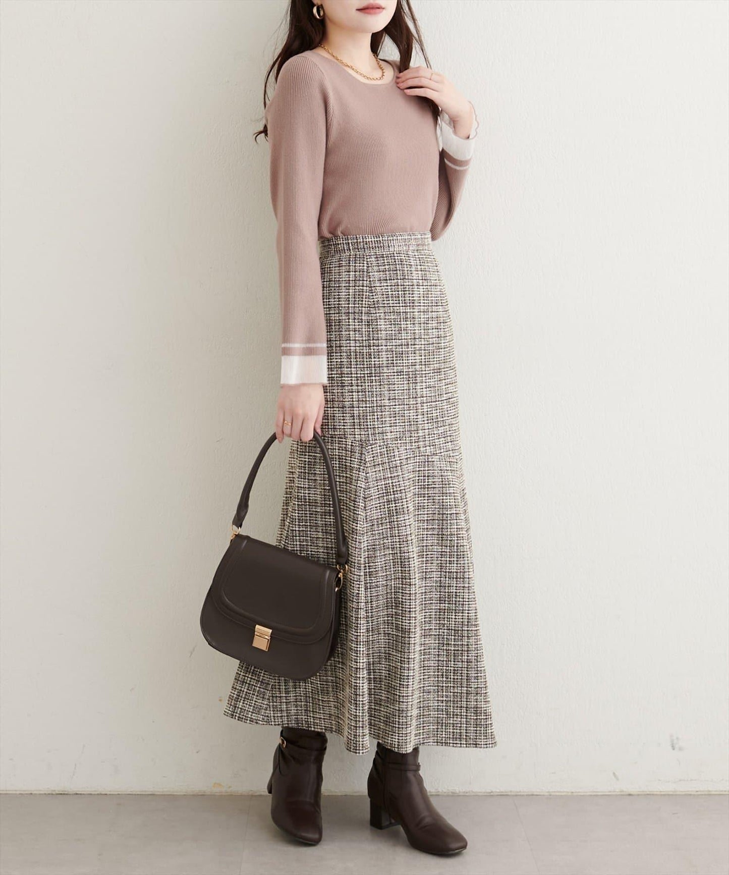 不對稱下襬粗花呢格紋半身裙
