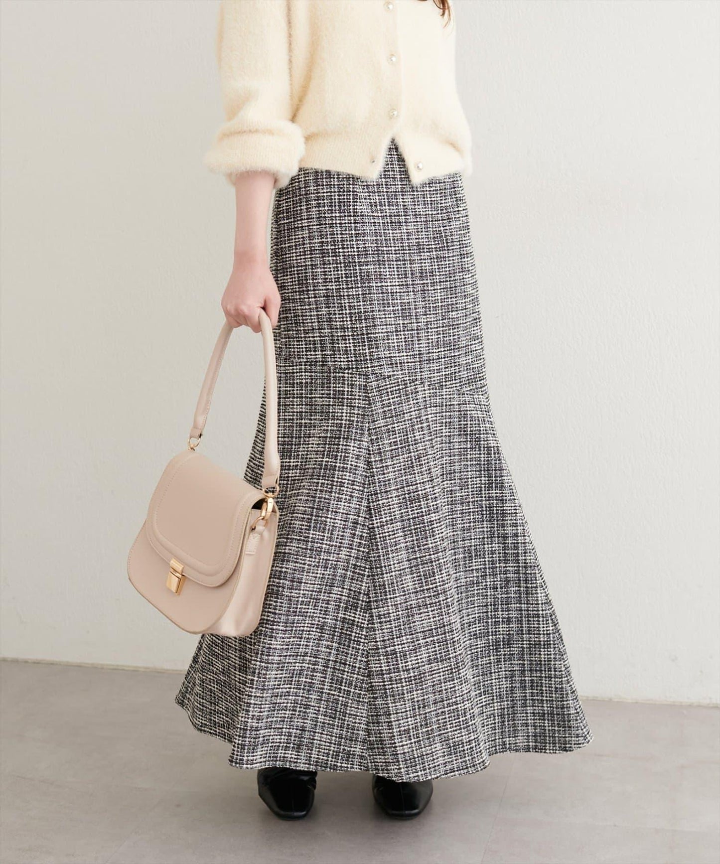 不對稱下襬粗花呢格紋半身裙