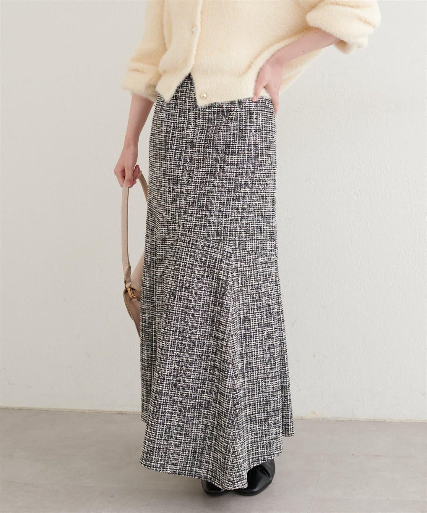 不對稱下襬粗花呢格紋半身裙