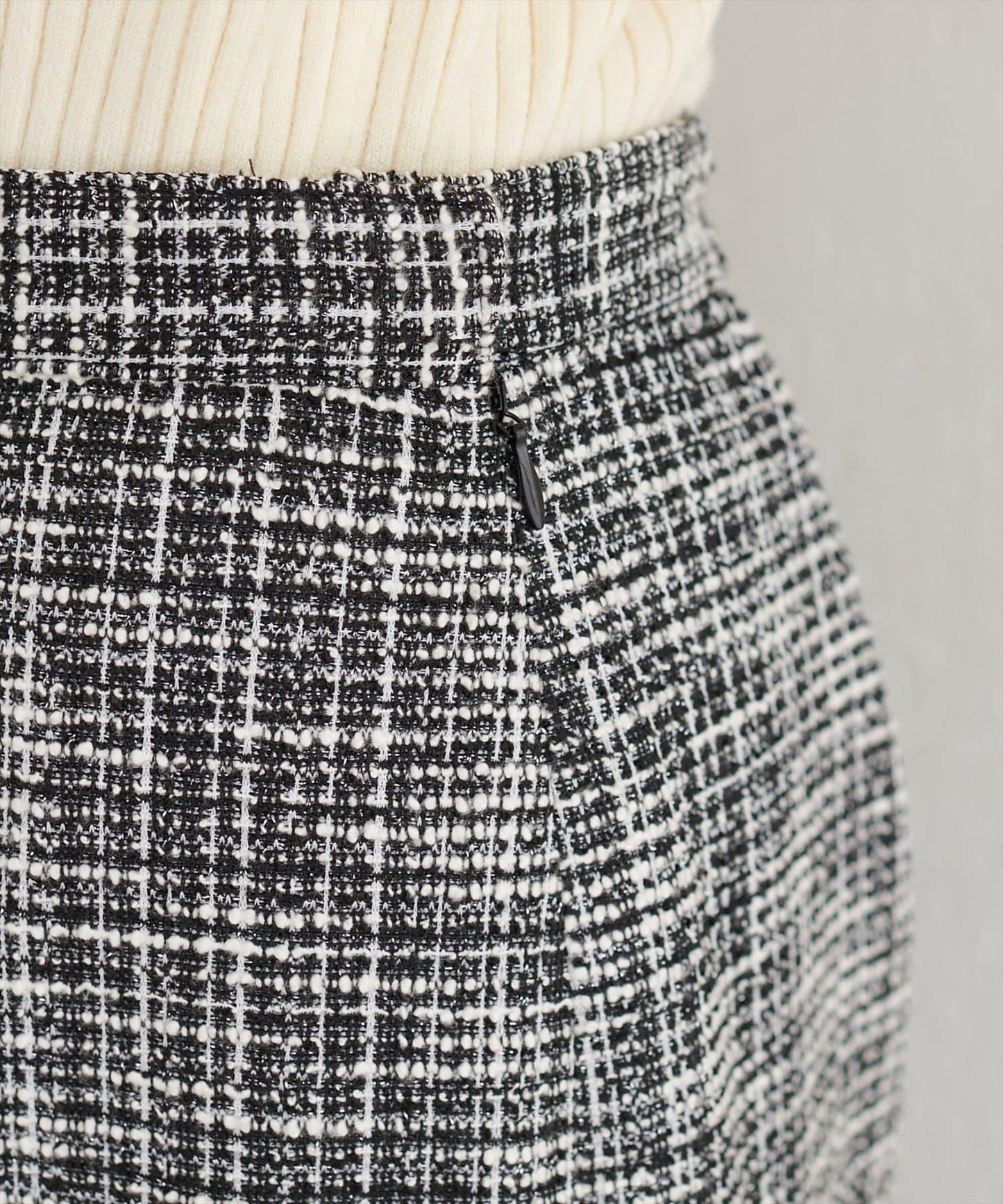 不對稱下襬粗花呢格紋半身裙