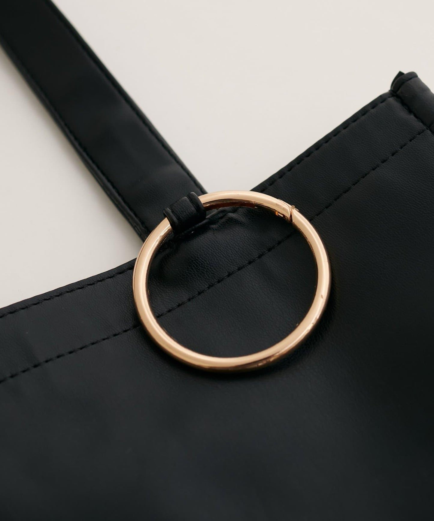 〈osono〉仿皮參戰包