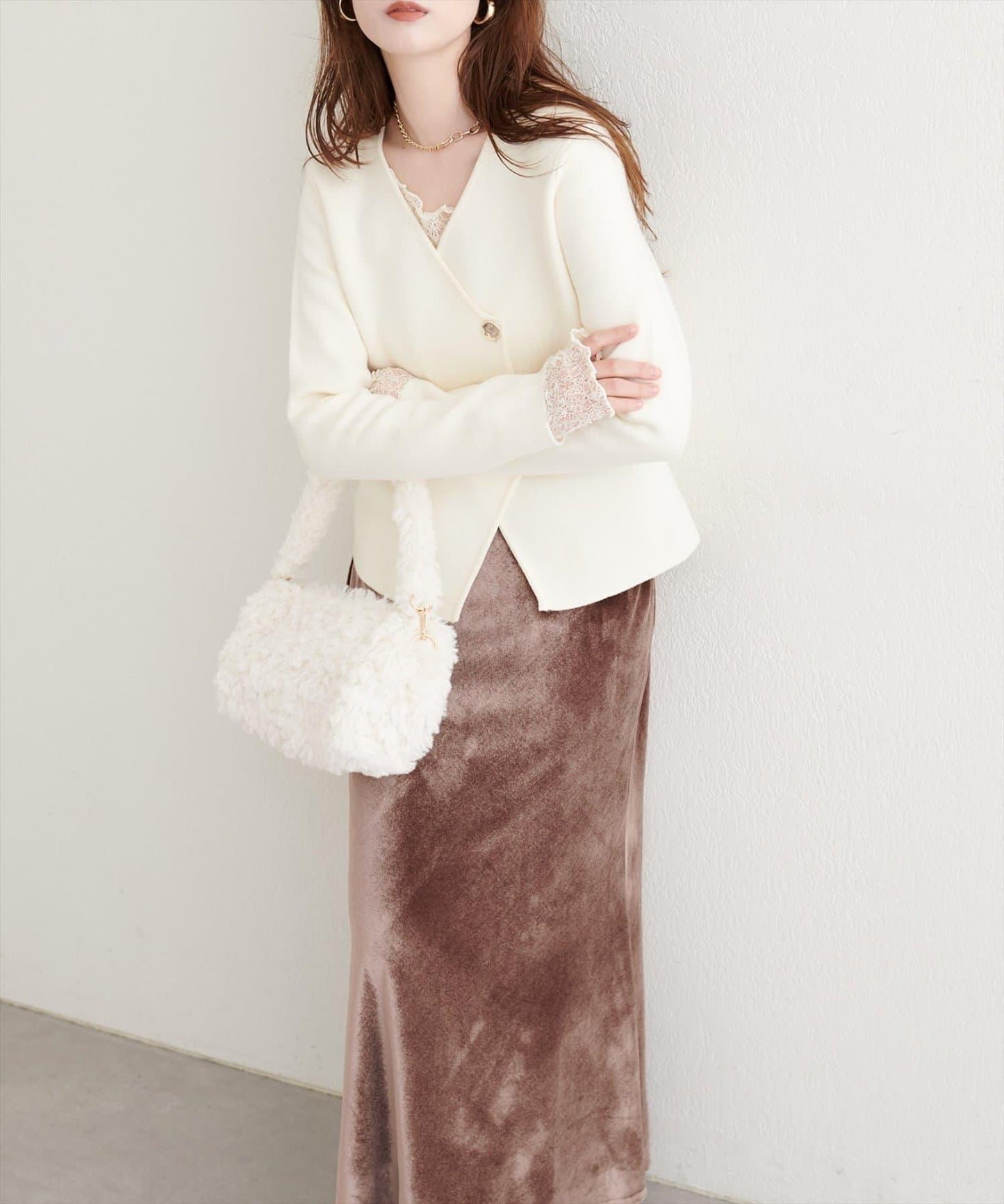 金色紐扣V領套頭衫