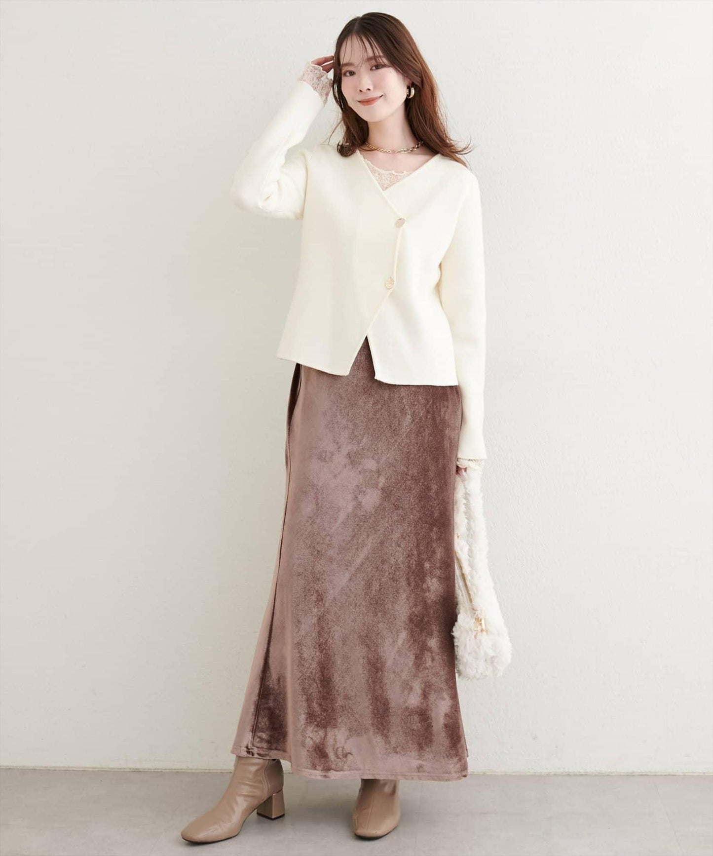 金色紐扣V領套頭衫