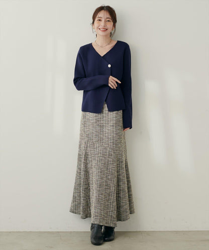 金色紐扣V領套頭衫