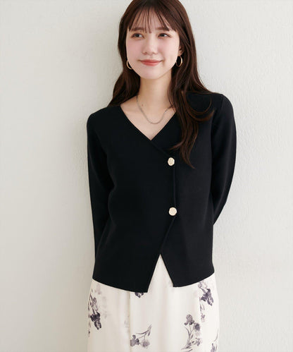 金色紐扣V領套頭衫