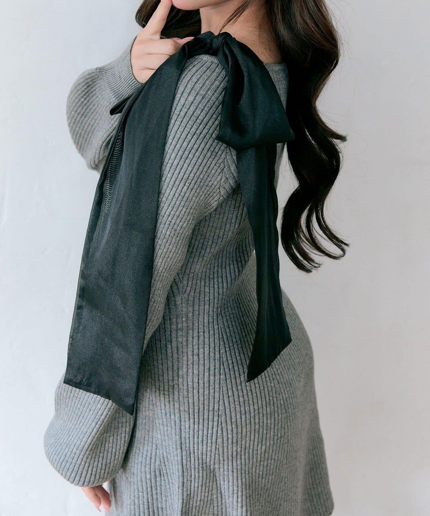 肩帶蝴蝶結針織連衣裙