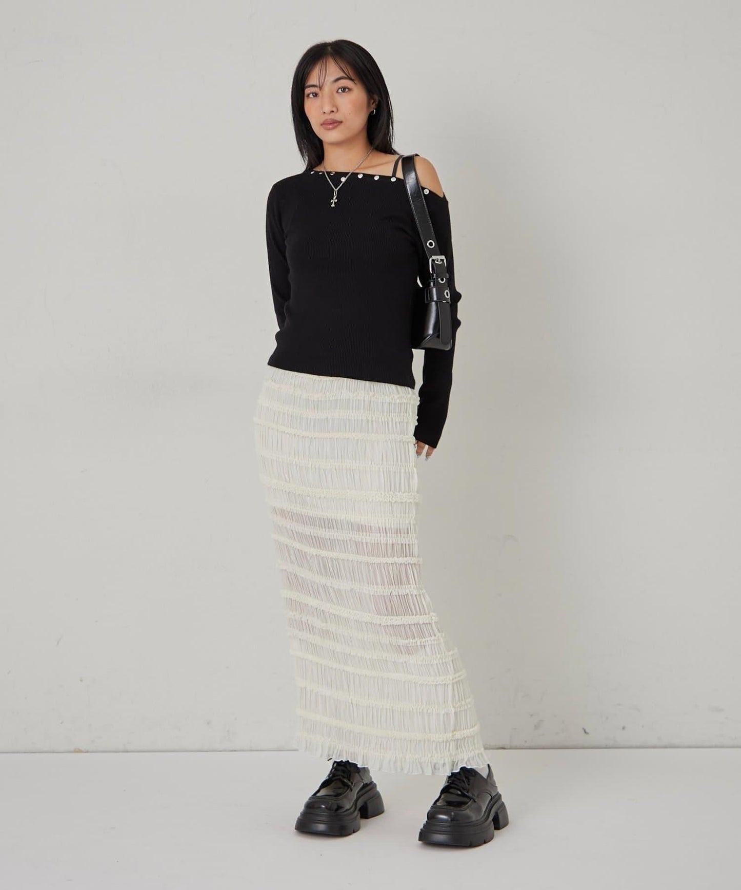 【WHO'S WHO gallery】立領荷葉邊修身長裙