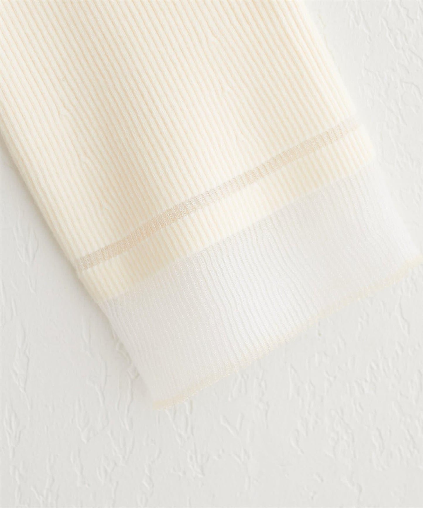 袖口透視喇叭袖針織衫