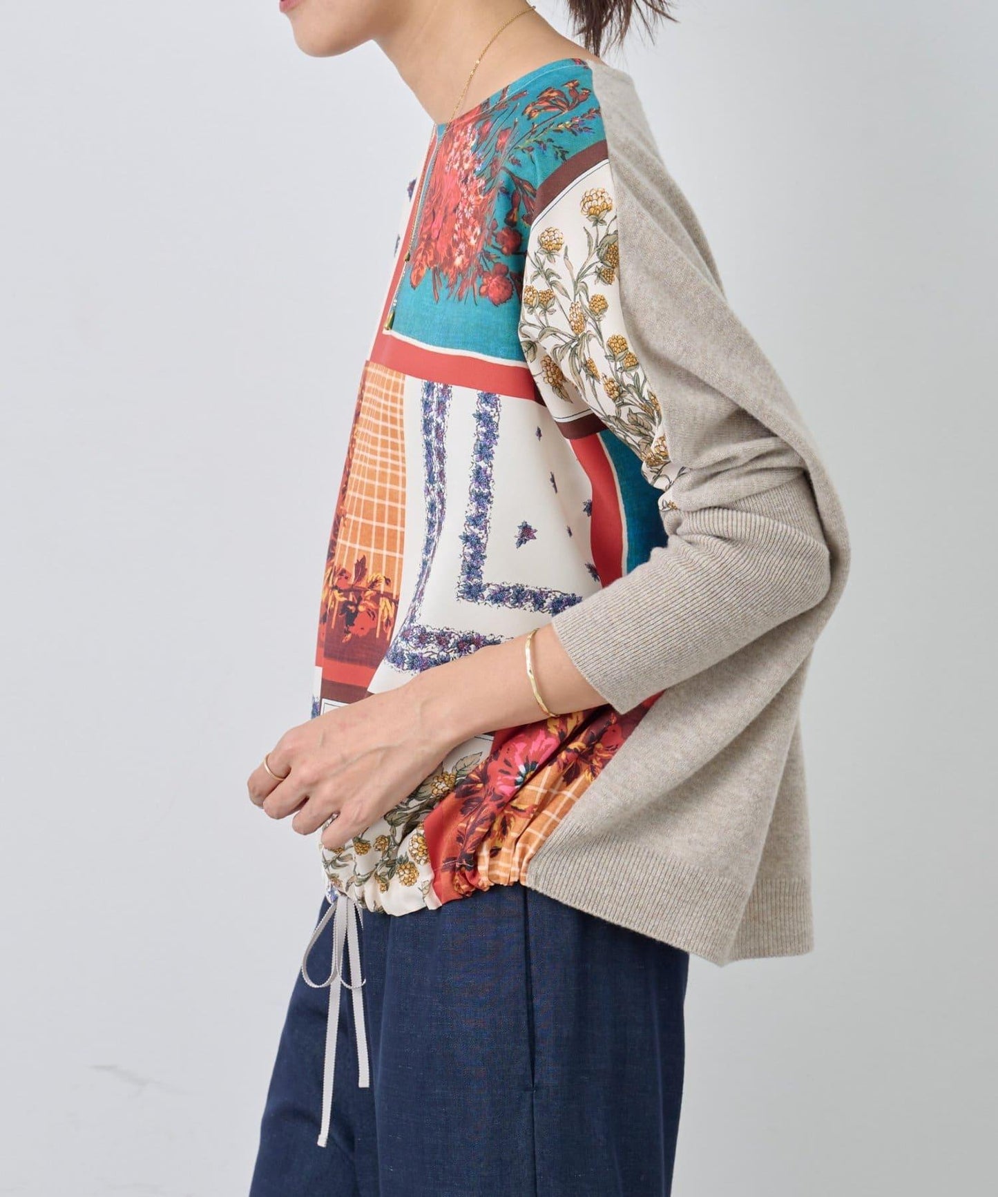 圍巾拼接印花針織衫