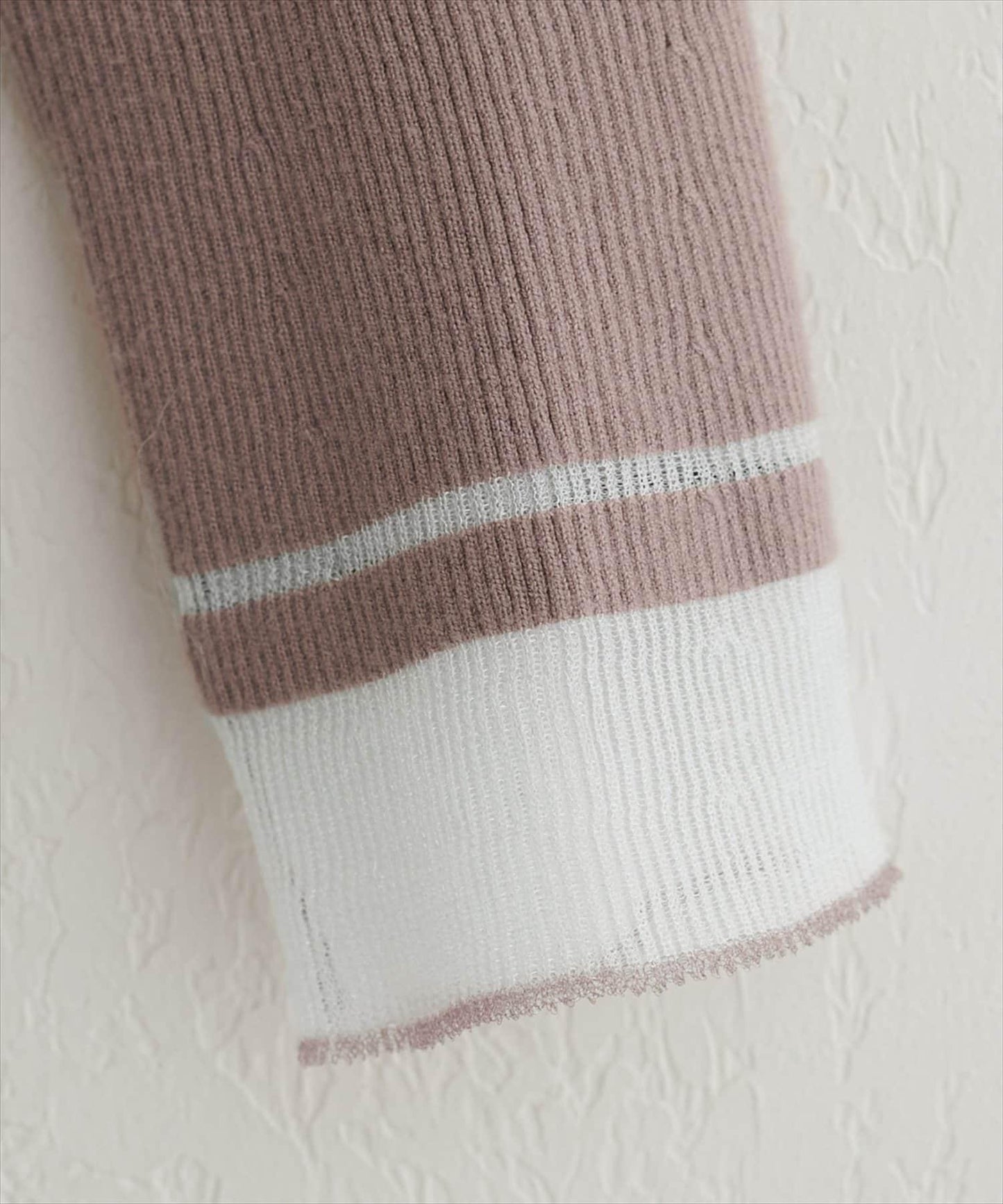 袖口透視喇叭袖針織衫