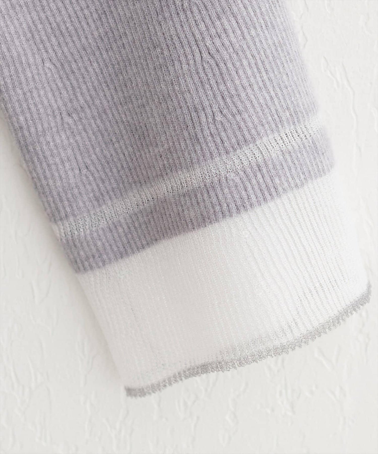 袖口透視喇叭袖針織衫