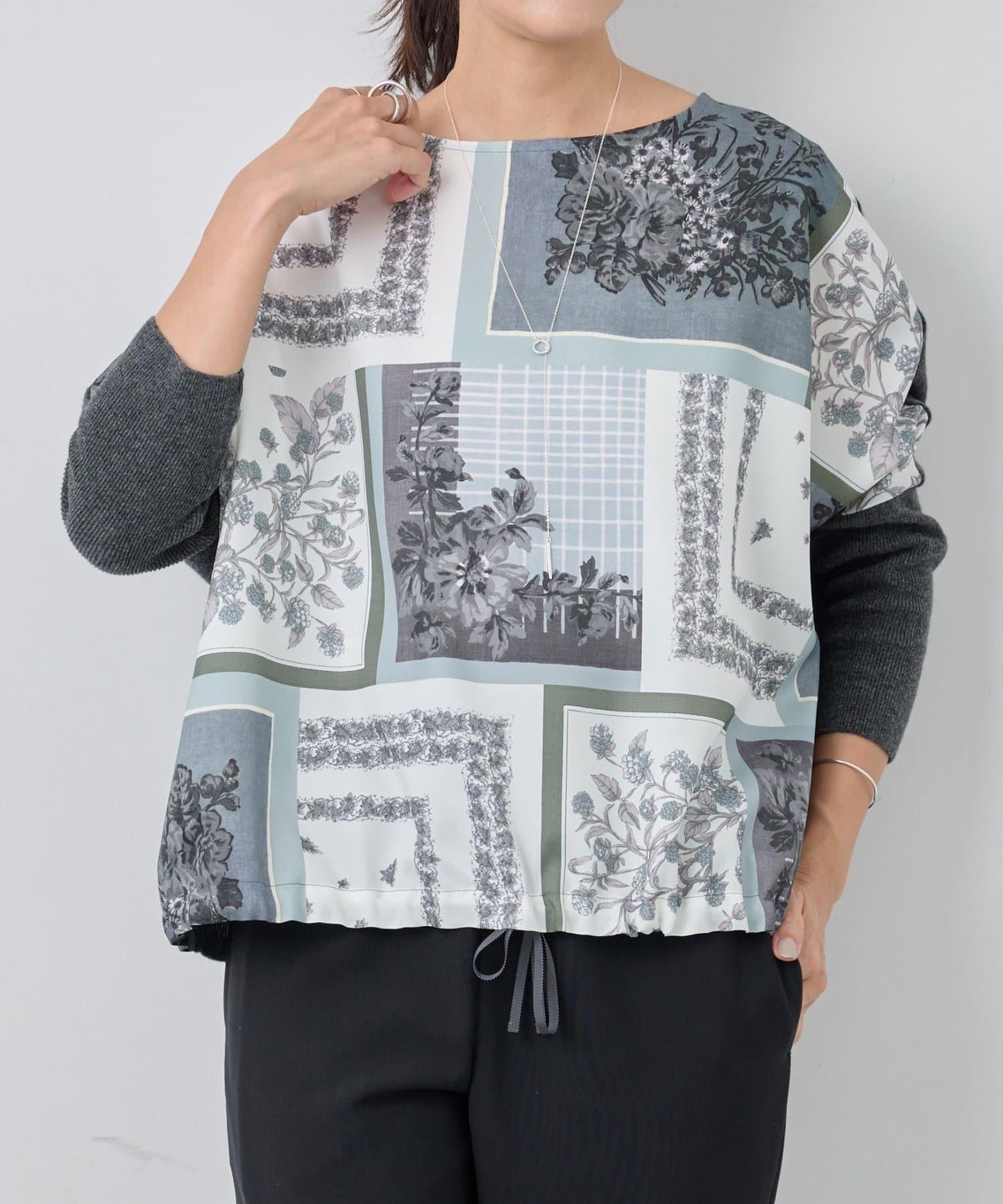 圍巾拼接印花針織衫