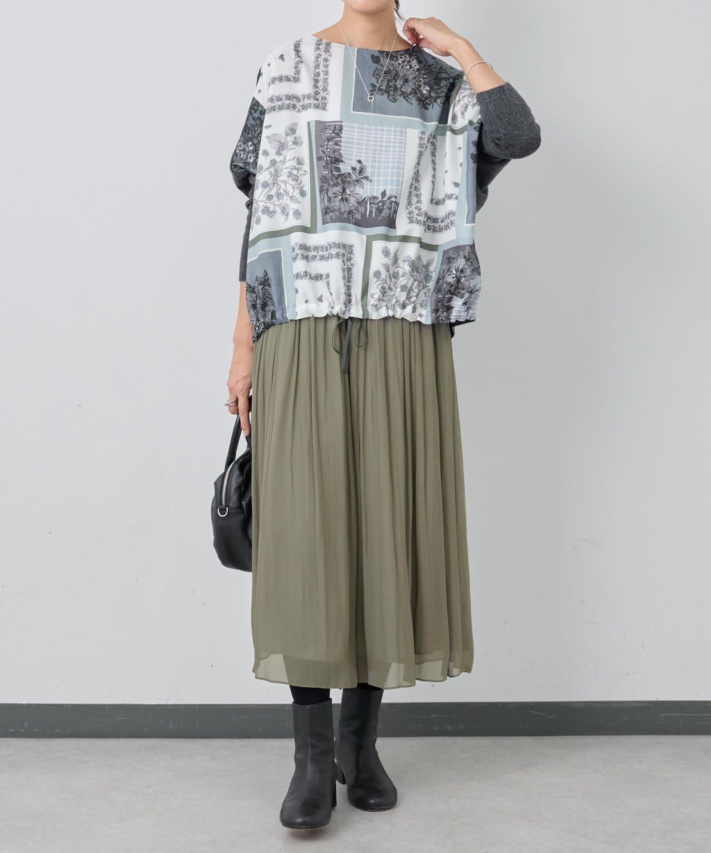 圍巾拼接印花針織衫