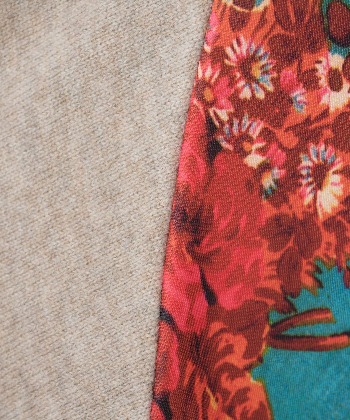 圍巾拼接印花針織衫