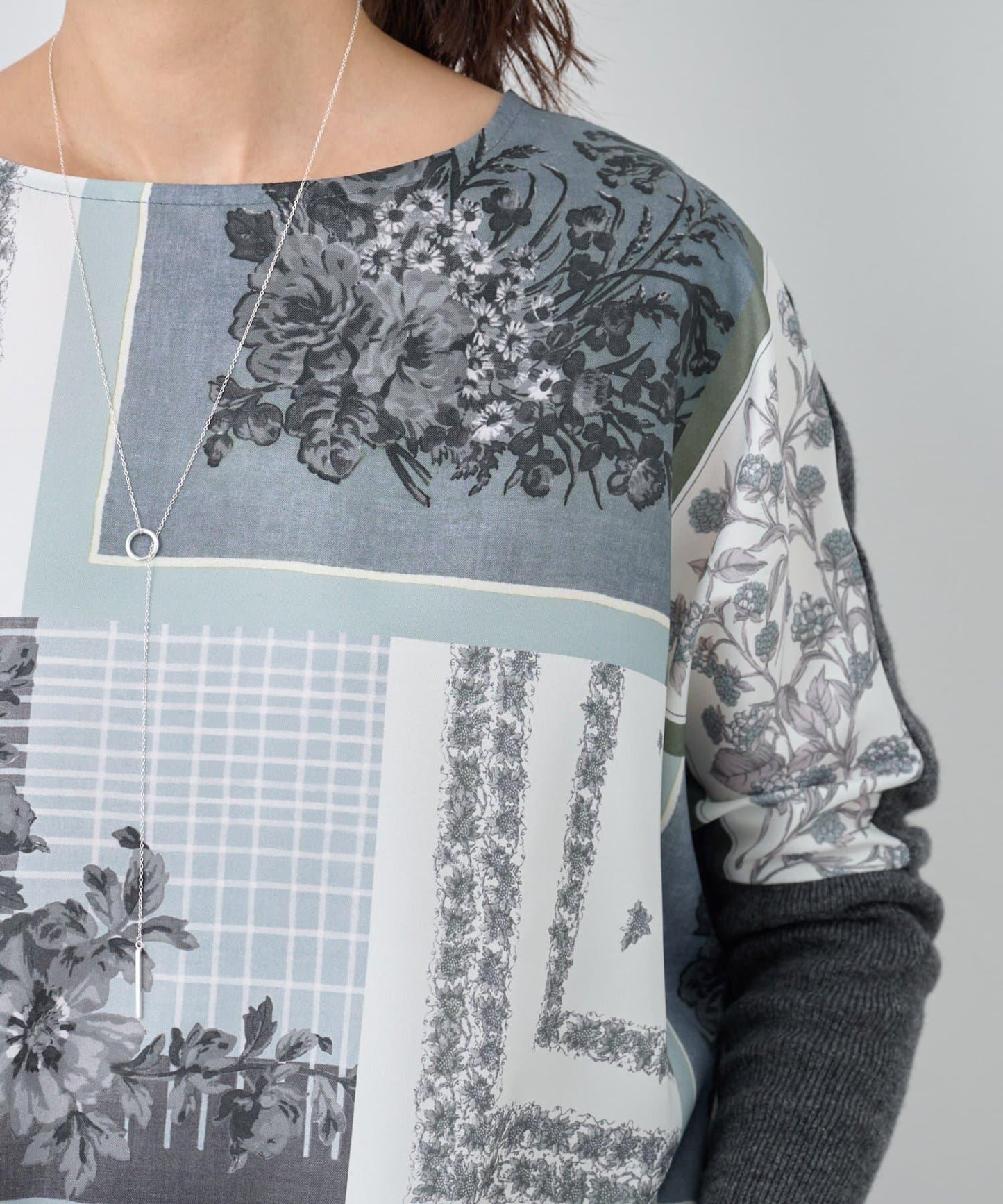 圍巾拼接印花針織衫