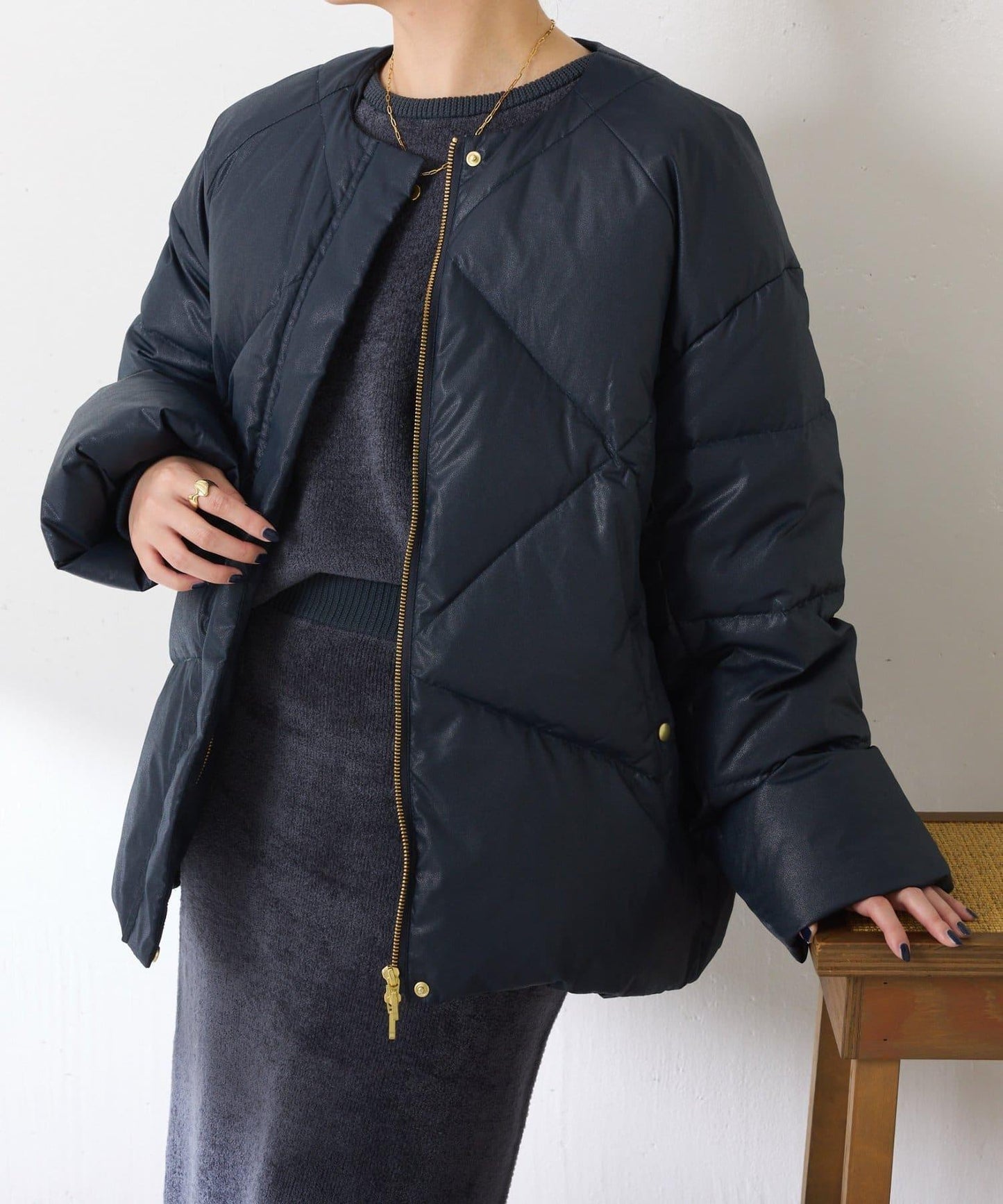 【輕量外套】輕質壓花無領羽絨服