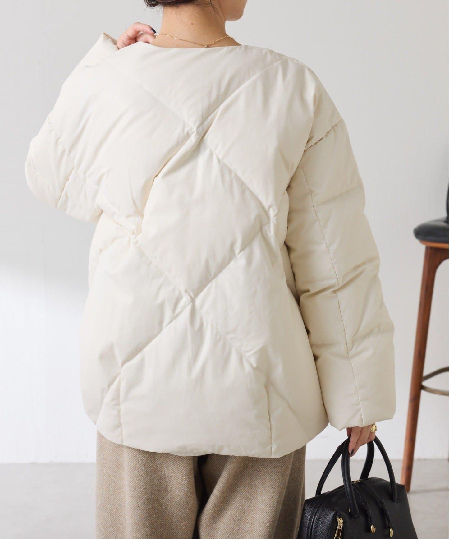 【輕量外套】輕質壓花無領羽絨服