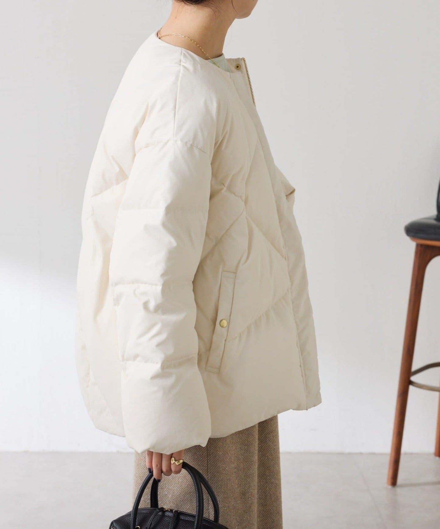 【輕量外套】輕質壓花無領羽絨服