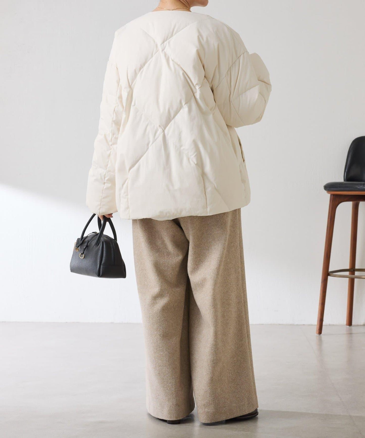 【輕量外套】輕質壓花無領羽絨服