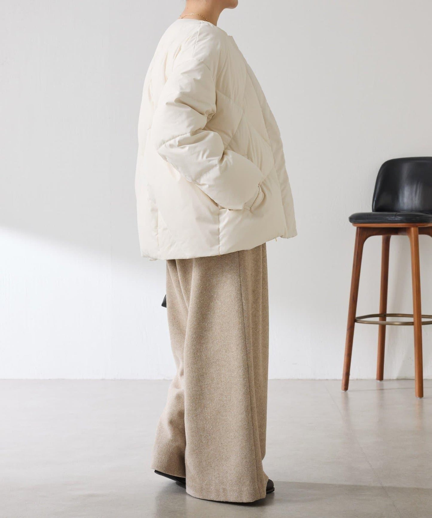 【輕量外套】輕質壓花無領羽絨服