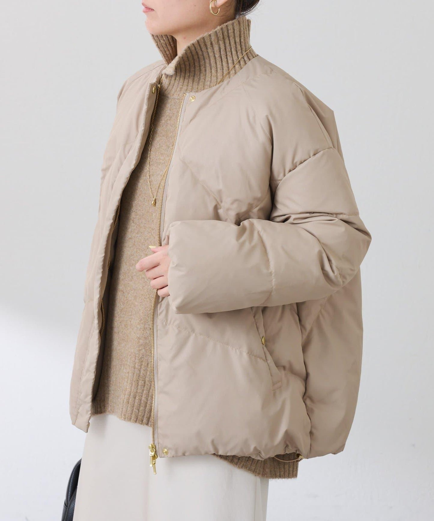 【輕量外套】輕質壓花無領羽絨服