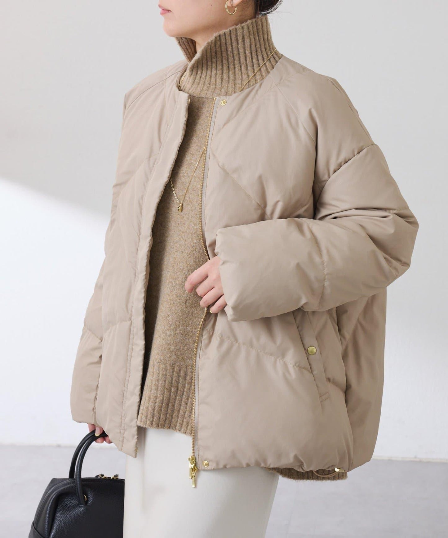 【輕量外套】輕質壓花無領羽絨服