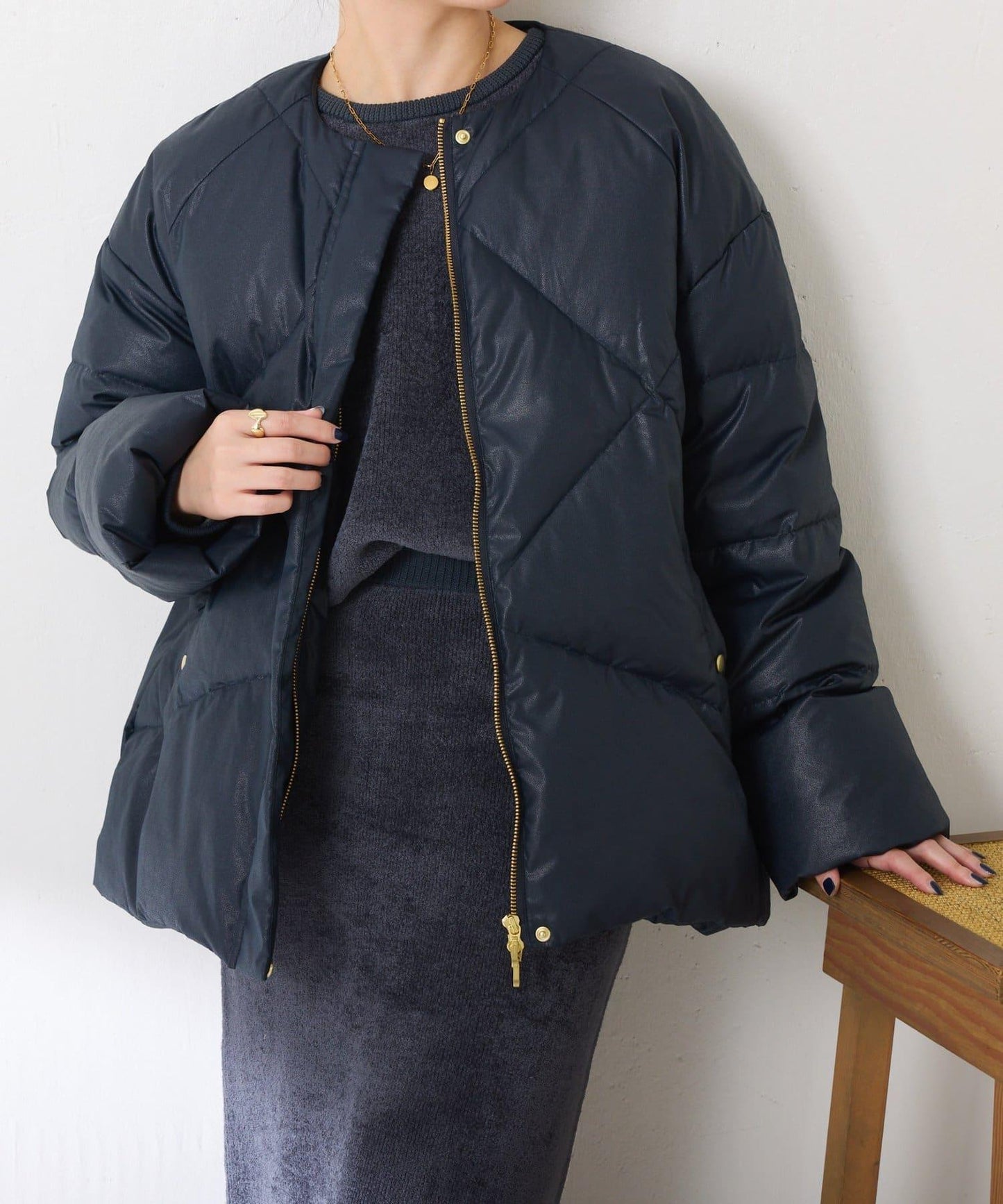 【輕量外套】輕質壓花無領羽絨服