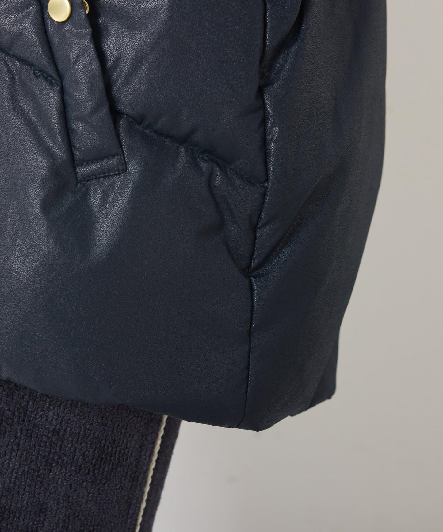 【輕量外套】輕質壓花無領羽絨服