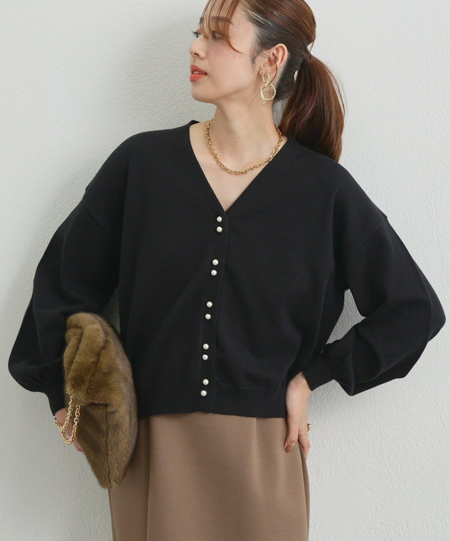 《さりげなく大人可愛い》雙珍珠紐扣短款開衫