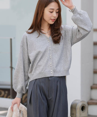 《さりげなく大人可愛い》雙珍珠紐扣短款開衫