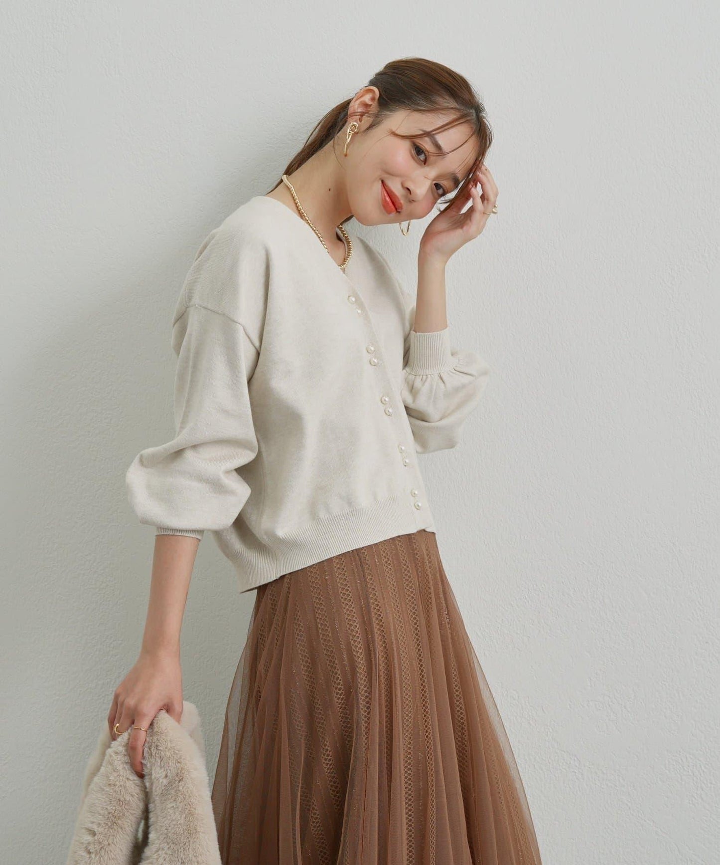 《さりげなく大人可愛い》雙珍珠紐扣短款開衫