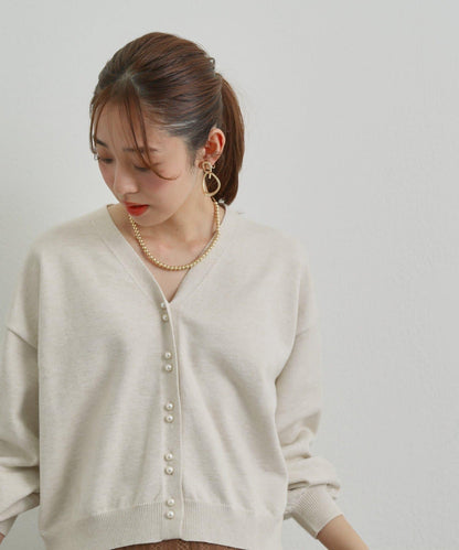 《さりげなく大人可愛い》雙珍珠紐扣短款開衫