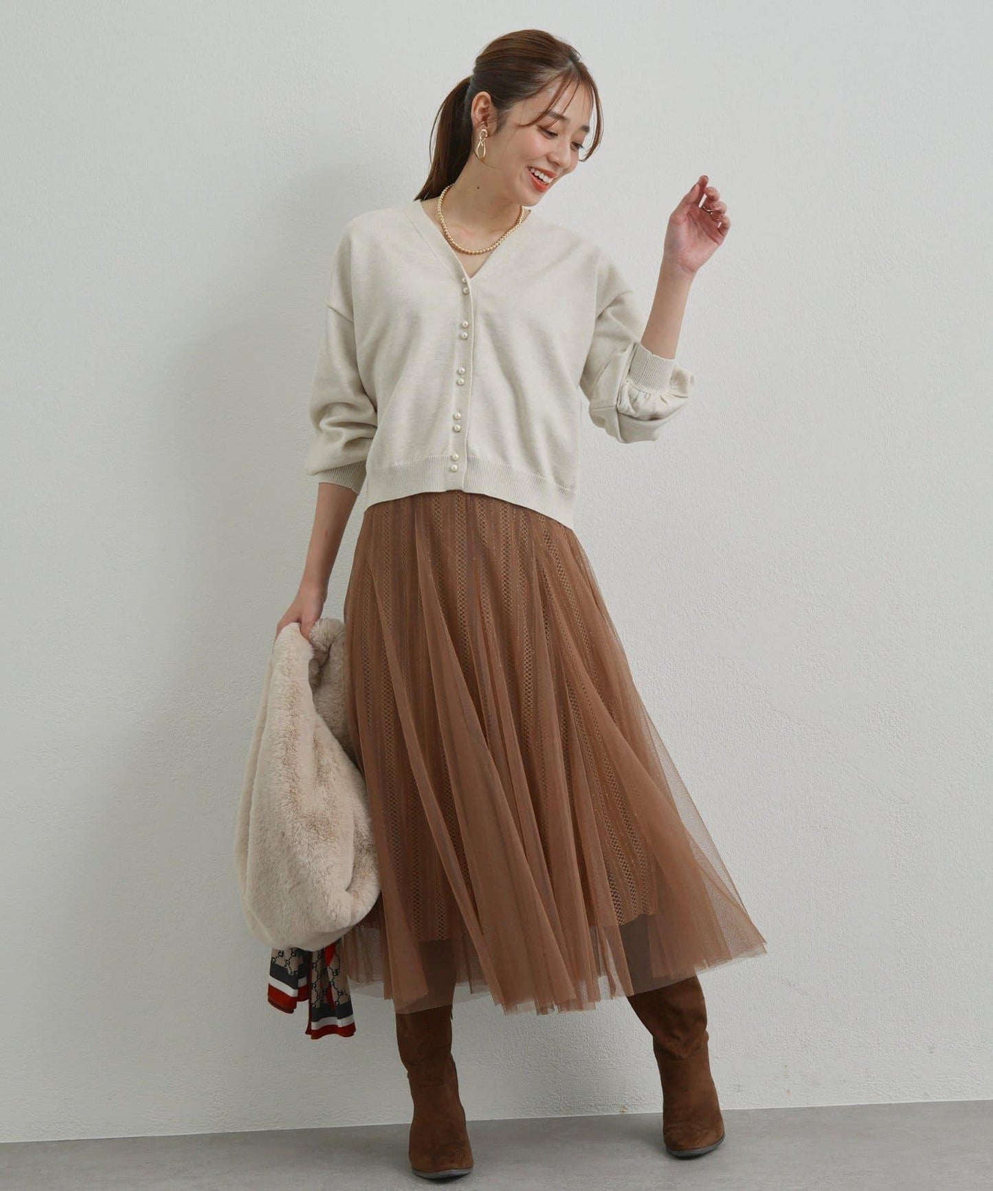 《さりげなく大人可愛い》雙珍珠紐扣短款開衫