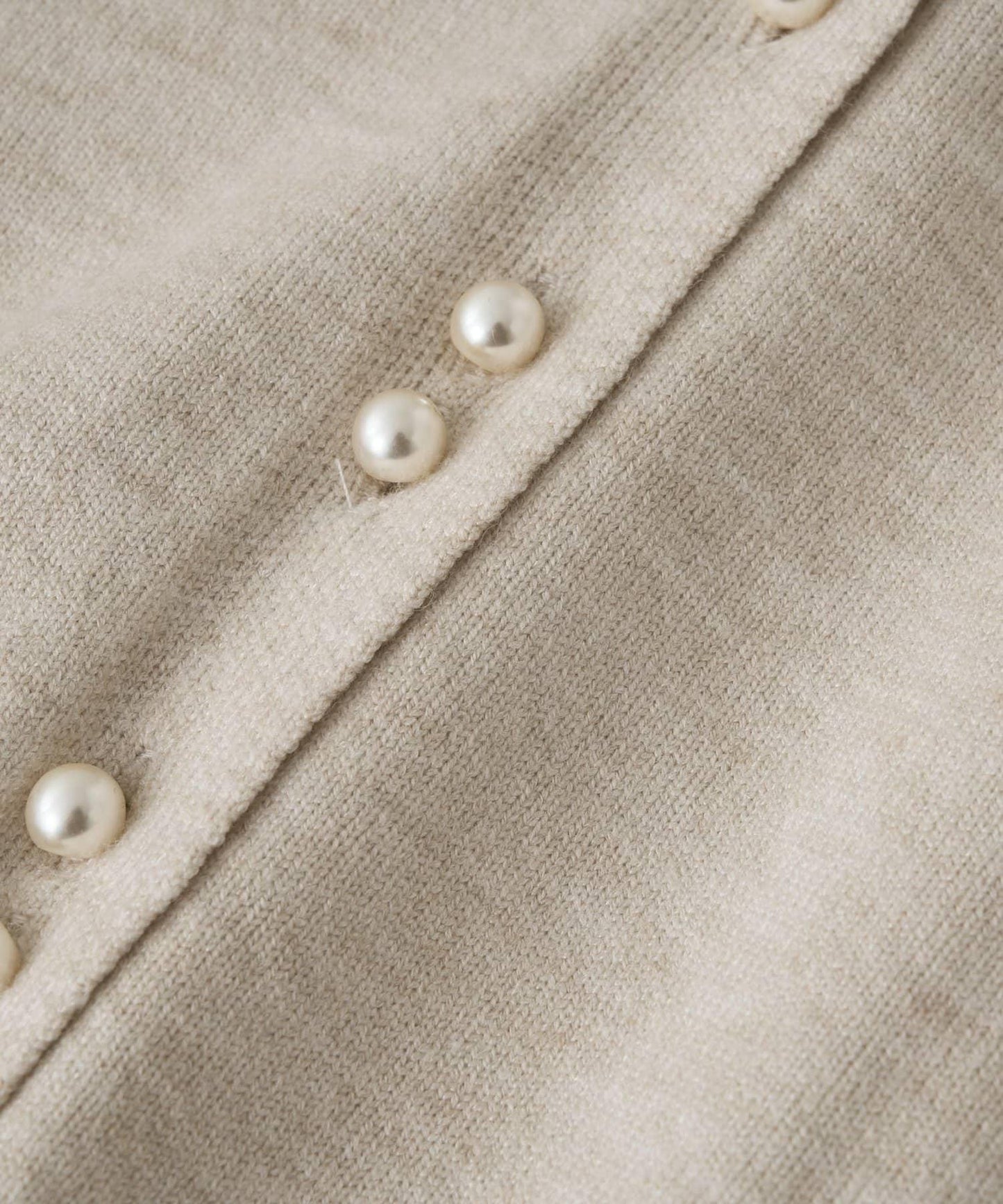 《さりげなく大人可愛い》雙珍珠紐扣短款開衫