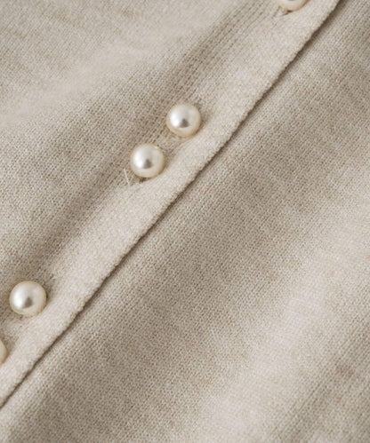 《さりげなく大人可愛い》雙珍珠紐扣短款開衫